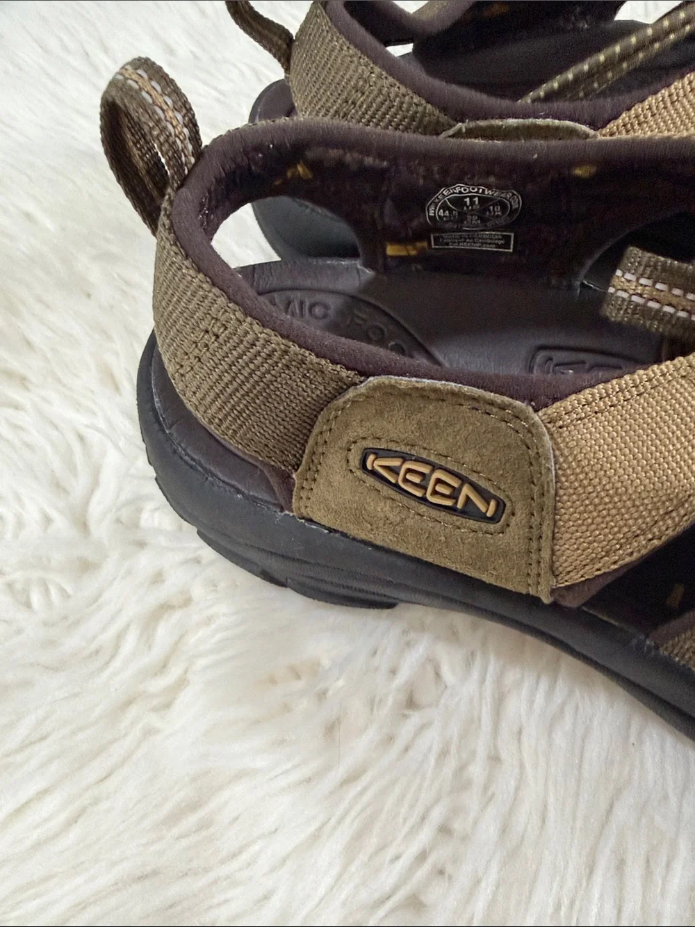Keen Men's Newport H2 Olive and Tan Closed-Toe Outdoor Sandals